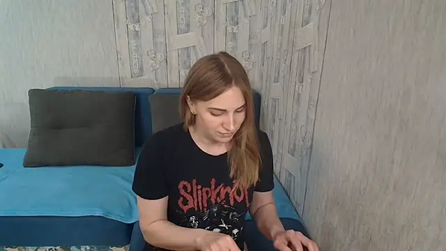 Pilly green  online show from 05.11.26