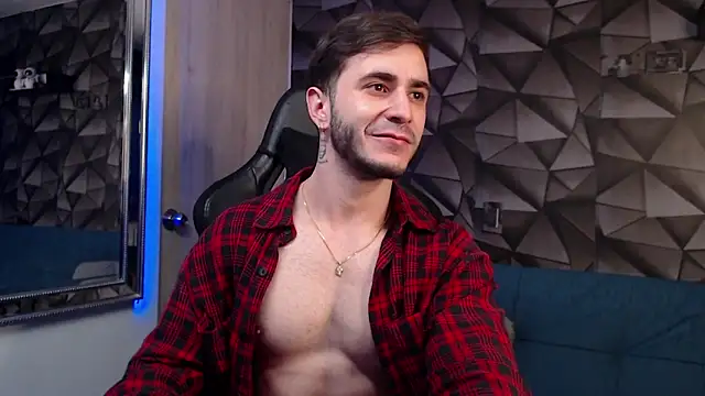 Snapshot of Latino_stud4u chatting on 11.25.25 Latino stud4u online show from 11.25.25