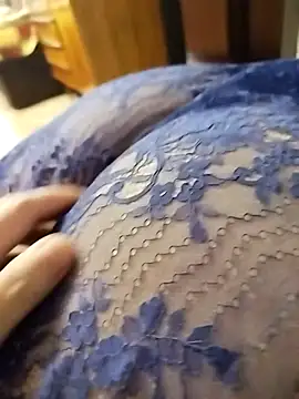 Snapshot of LovlyAnnie chatting on 12.03.25 LovlyAnnie online show from 12.03.25