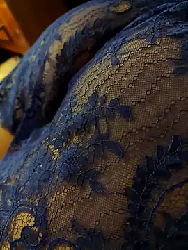 Snapshot of LovlyAnnie chatting on 12.17.25 LovlyAnnie online show from 12.17.25