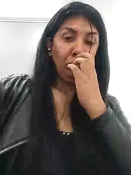 aisha latina online show from 12.10.24