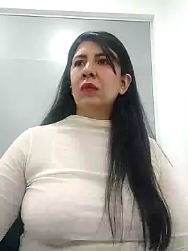 aisha latina online show from 12.12.24