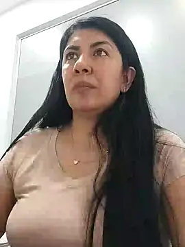 aisha latina online show from 01.27.25