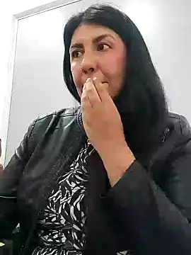 aisha latina online show from 02.13.25