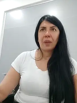 aisha latina online show from 02.27.25