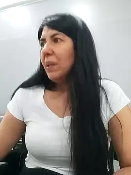 aisha latina online show from 02.27.25