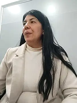 aisha latina online show from 03.14.25