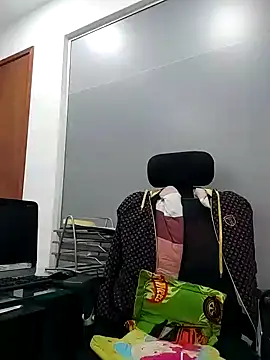 aisha latina online show from 09.10.25