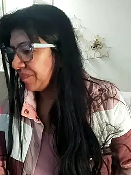 Snapshot of aisha_latina chatting on 02.13.26 aisha latina online show from 02.13.26