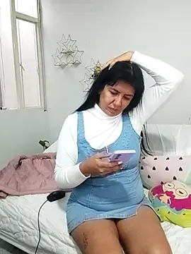 Snapshot of aisha_latina chatting on 02.18.26 aisha latina online show from 02.18.26