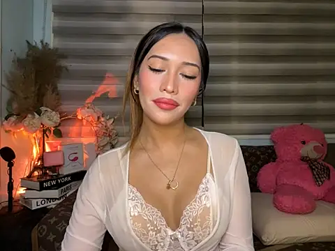 Jasmine Elcock online show from 10.25.25