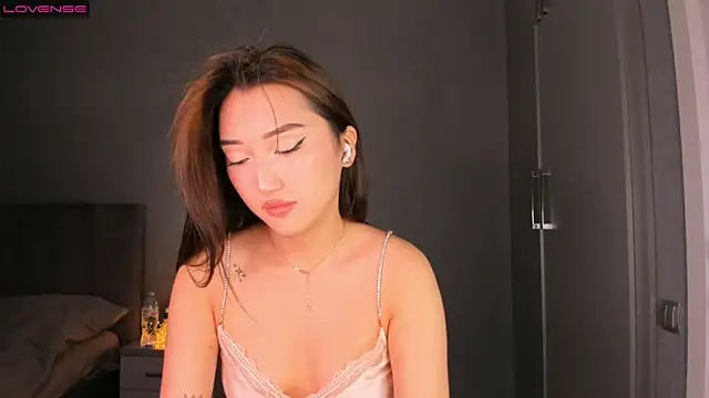 Snapshot of jin__ray chatting on 01.18.25 jin ray online show from 01.18.25