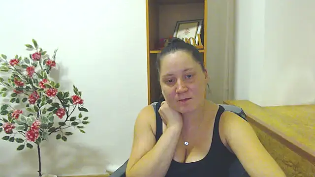 Snapshot of JosieJun_ chatting on 10.21.25 JosieJun online show from 10.21.25