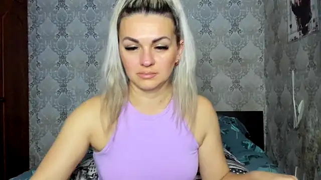 NicoletMoore online show from 01.17.25