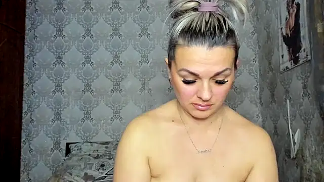 NicoletMoore online show from 02.18.25