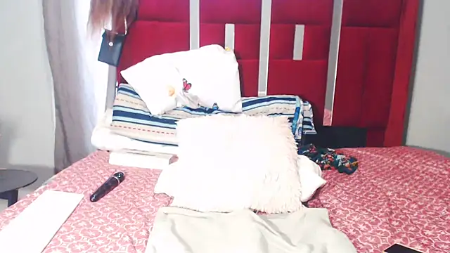 Snapshot of HoneyDropsX chatting on 01.30.25 HoneyDropsX online show from 01.30.25