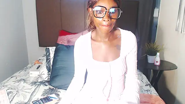 Snapshot of HoneyDropsX chatting on 02.19.25 HoneyDropsX online show from 02.19.25