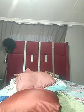 Snapshot of HoneyDropsX chatting on 03.05.25 HoneyDropsX online show from 03.05.25