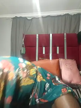 Snapshot of HoneyDropsX chatting on 03.18.25 HoneyDropsX online show from 03.18.25