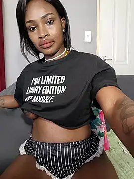 Snapshot of HoneyDropsX chatting on 10.25.25 HoneyDropsX online show from 10.25.25