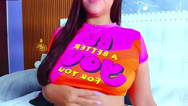 IrresistibleMilf online show from 02.07.25