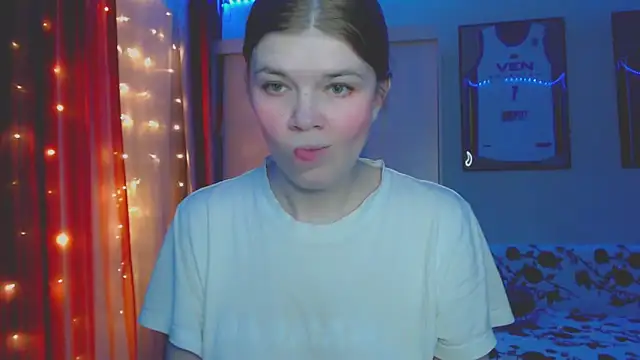 Snapshot of Klementa chatting on 09.25.25 Klementa online show from 09.25.25