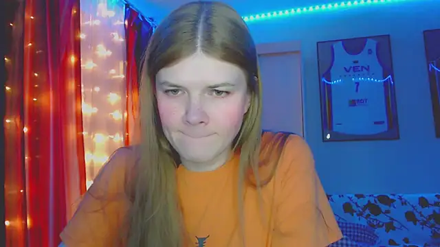 Snapshot of Klementa chatting on 10.12.25 Klementa online show from 10.12.25