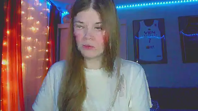 Snapshot of Klementa chatting on 11.27.25 Klementa online show from 11.27.25