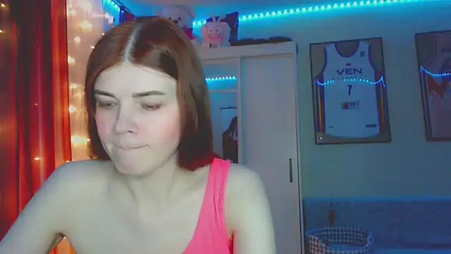 Snapshot of Klementa chatting on 06.24.26 Klementa online show from 06.24.26