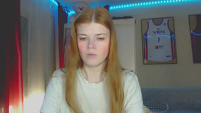Snapshot of Klementa chatting on 07.15.26 Klementa online show from 07.15.26
