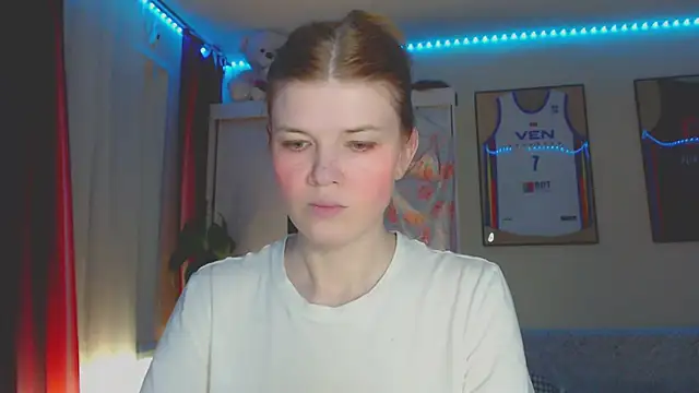 Snapshot of Klementa chatting on 07.29.26 Klementa online show from 07.29.26