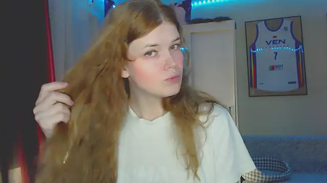 Snapshot of Klementa chatting on 07.30.26 Klementa online show from 07.30.26