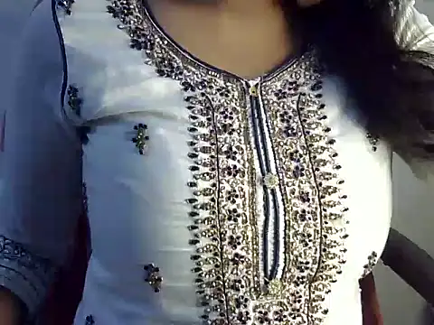 Snapshot of SiaraSiyA chatting on 11.14.25 SiaraSiyA online show from 11.14.25