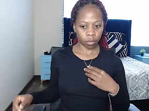 QUEENMANDYY online show from 06.18.26