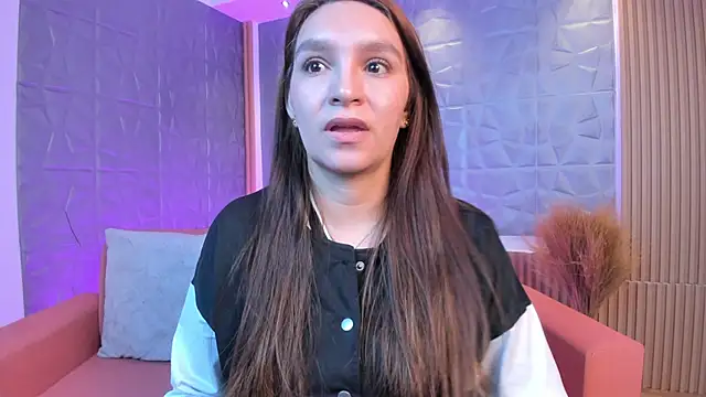 miataylorr1 online show from 02.12.25