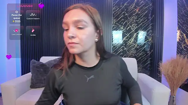 miataylorr1 online show from 02.21.25