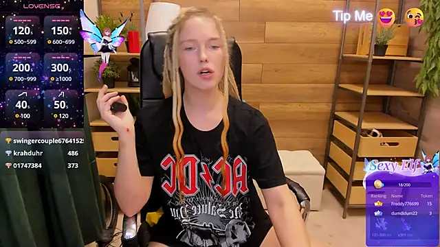 Snapshot of _fiona_Love chatting on 01.27.25 fiona Love online show from 01.27.25