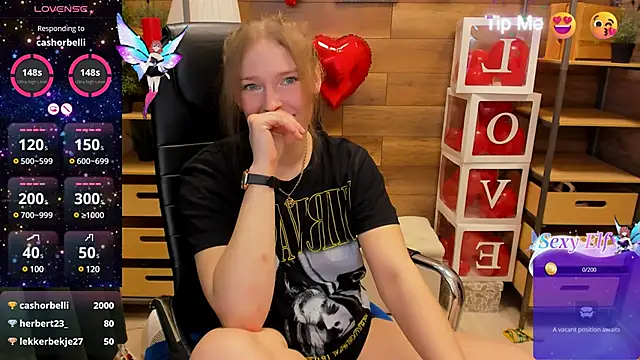 Snapshot of _fiona_Love chatting on 03.11.25 fiona Love online show from 03.11.25