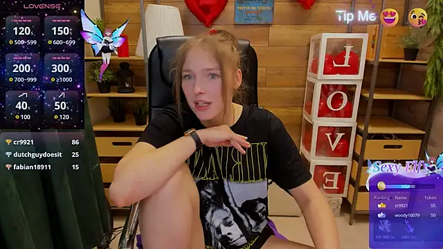 Snapshot of _fiona_Love chatting on 03.19.25 fiona Love online show from 03.19.25