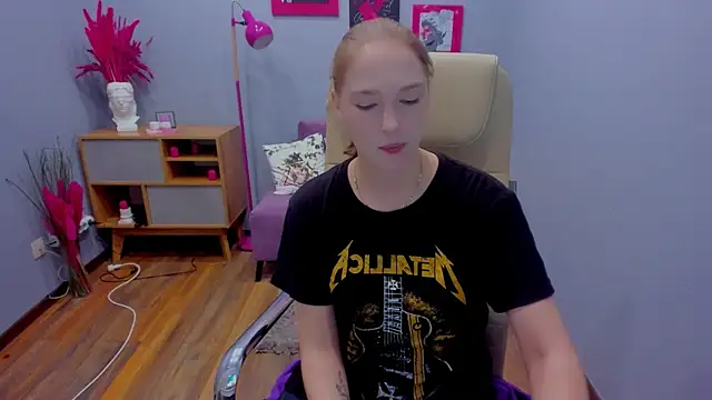 Snapshot of _fiona_Love chatting on 11.09.25 fiona Love online show from 11.09.25