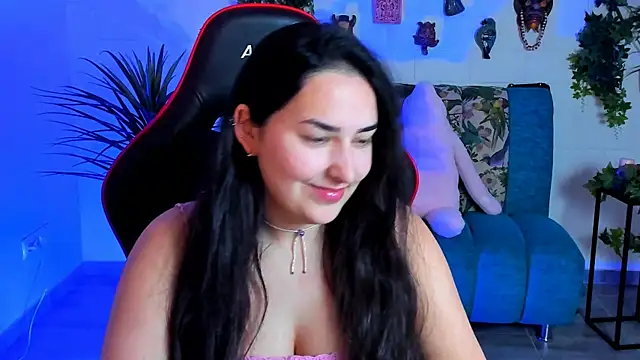 Snapshot of CeceliaJohnson chatting on 03.20.25 CeceliaJohnson online show from 03.20.25