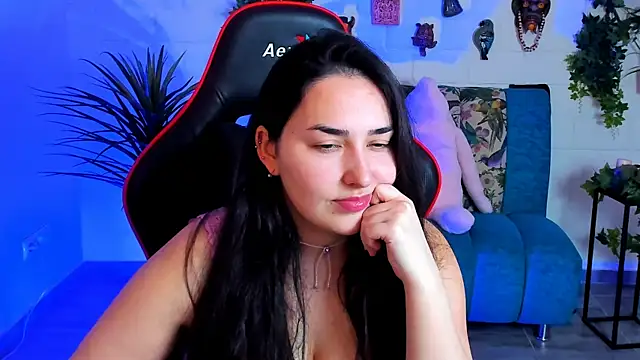 Snapshot of CeceliaJohnson chatting on 03.21.25 CeceliaJohnson online show from 03.21.25