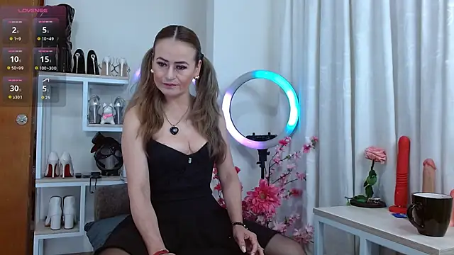 magenta maturr online show from 09.14.25