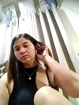 Snapshot of MS_Isabella_Snow92 chatting on 05.17.26 MS Isabella Snow92 online show from 05.17.26
