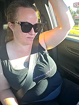 julimonroe online show from 10.16.25