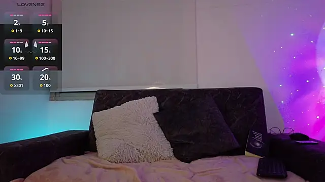 Snapshot of Lia_Tinez chatting on 10.29.25 Lia Tinez online show from 10.29.25