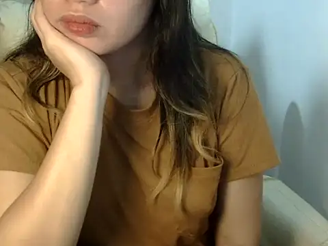 Snapshot of ___zurIII09_ chatting on 10.05.25 zurIII09 online show from 10.05.25