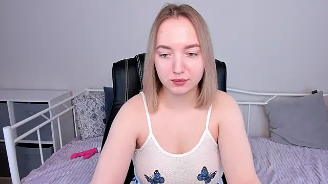 Snapshot of Shy_AnnaCutie chatting on 02.17.25 Shy AnnaCutie online show from 02.17.25