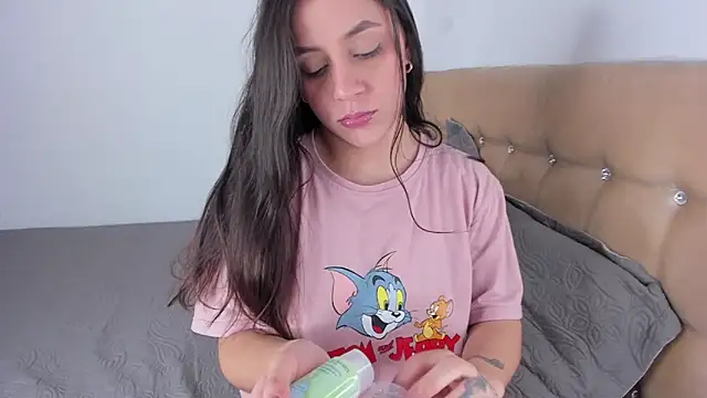 Snapshot of EmmaGrace1999 chatting on 10.08.25 EmmaGrace1999 online show from 10.08.25