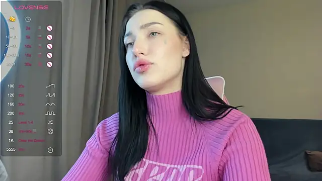 Snapshot of JenniferQueen11 chatting on 02.02.25 JenniferQueen11 online show from 02.02.25